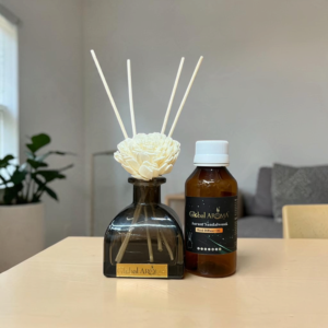 Aurum Sandalwood Reed Diffuser Set (100ml with 5 Reed Sticks)